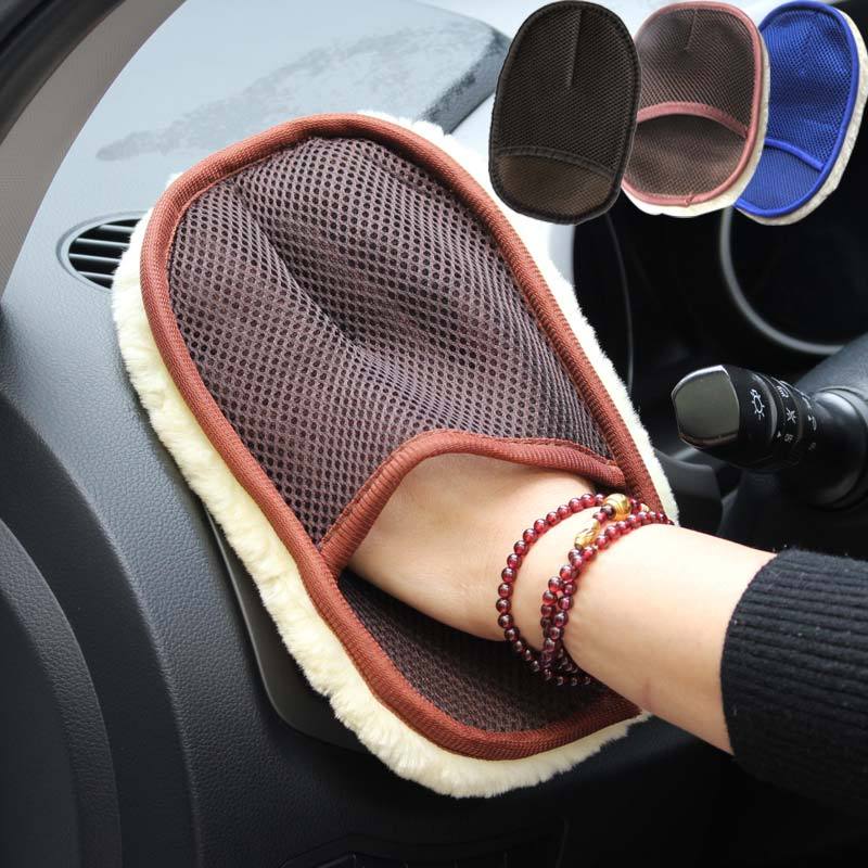 Scratch-free car wash gloves cleaning paintwork